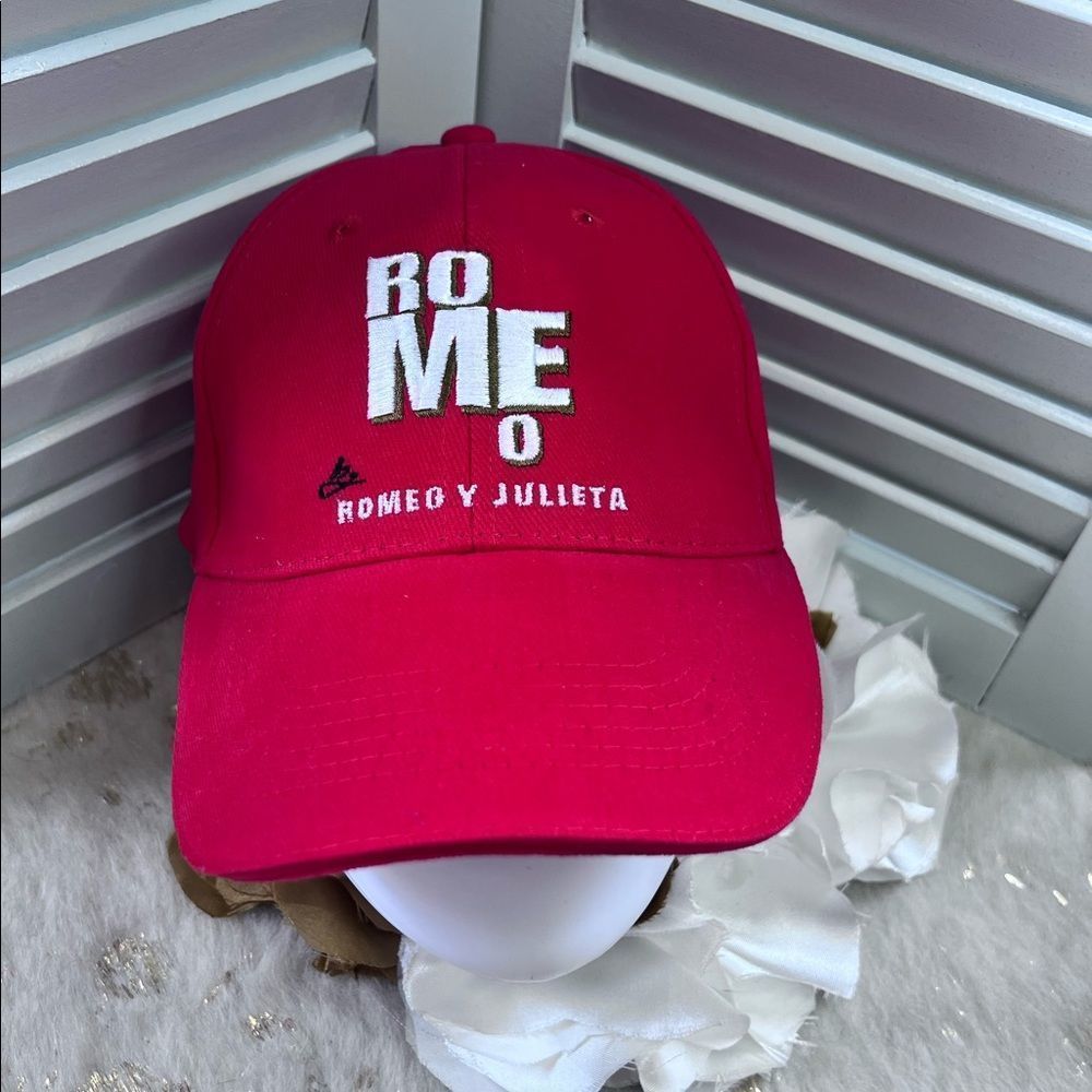 NWOT Red Romeo y Julieta Cigars Hats💗